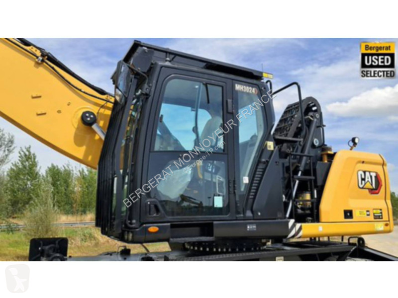 Escavadora Caterpillar MH3024