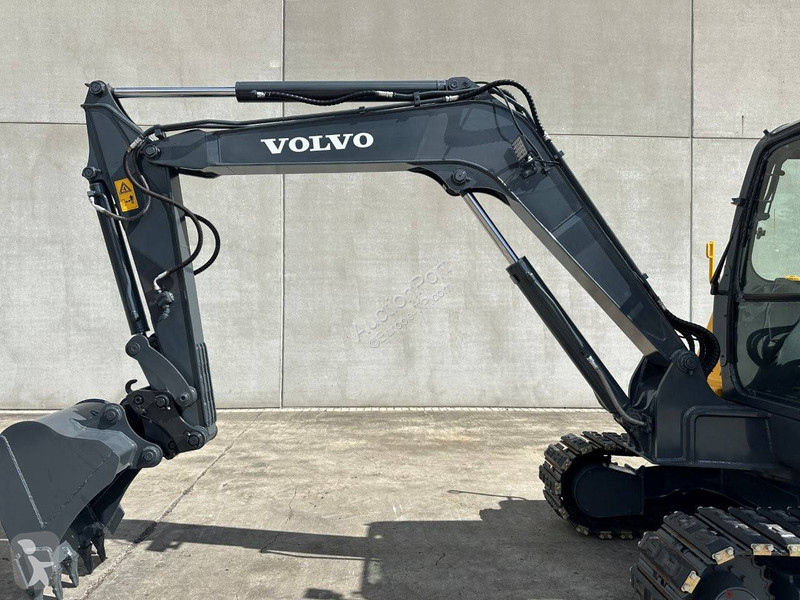 Экскаватор Volvo D