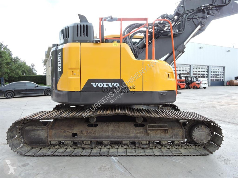 Экскаватор Volvo