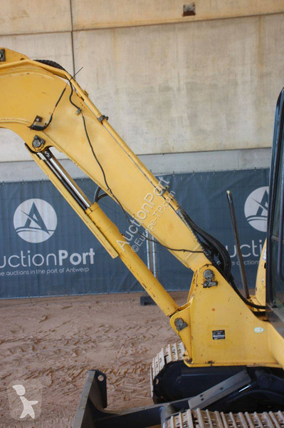 Excavadora Komatsu 7