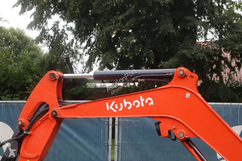 Excavadora Kubota KX030-4