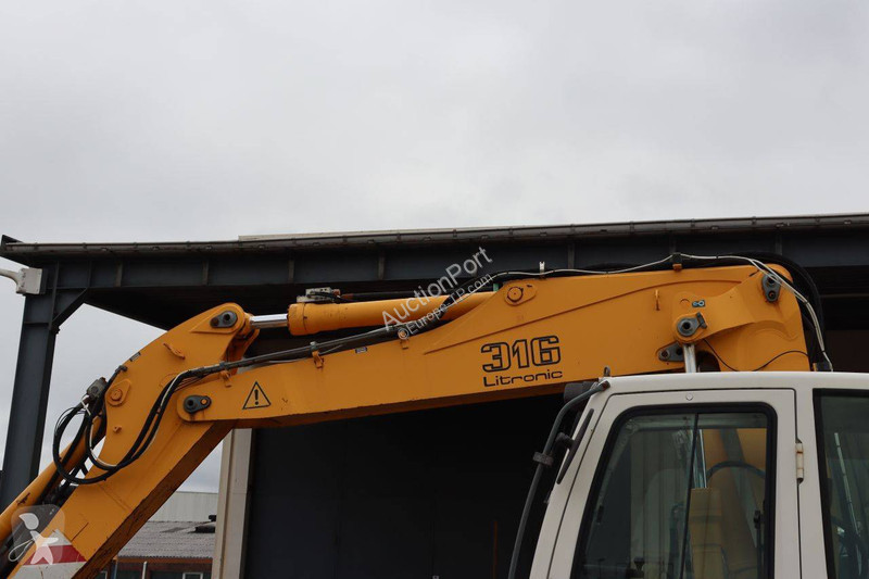 جرافة Liebherr
