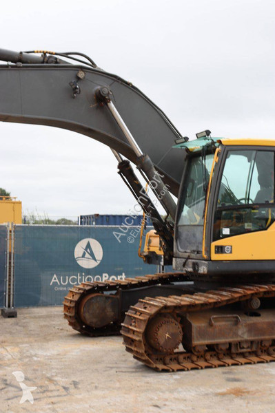 جرافة Volvo L
