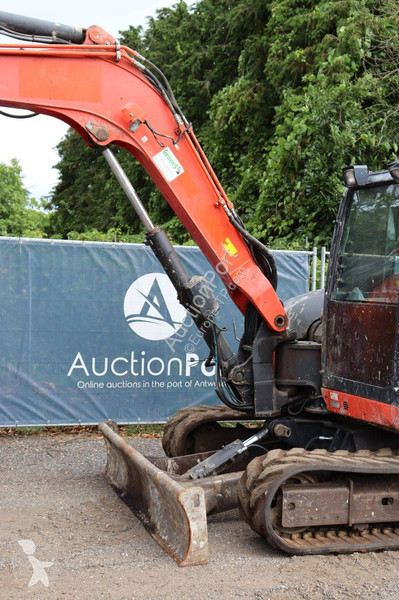 Excavadora Kubota KX080-4