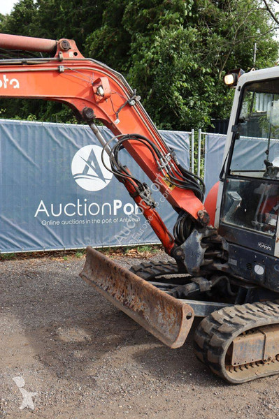 Excavadora Kubota α