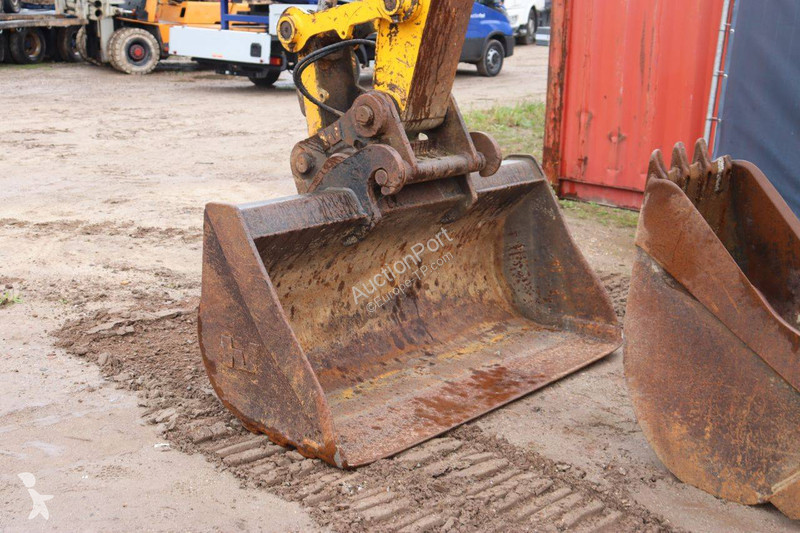 جرافة JCB