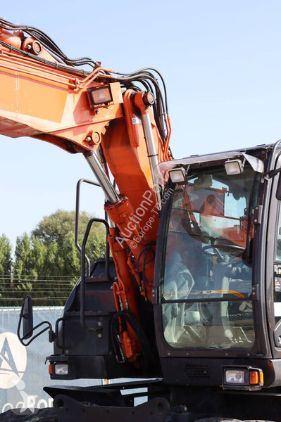 جرافة Hitachi ZX140W-6