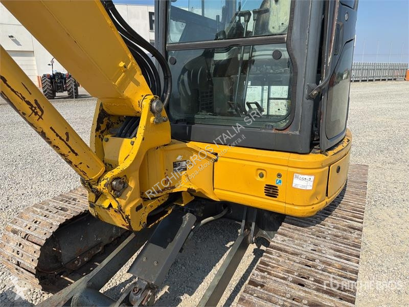 جرافة Komatsu