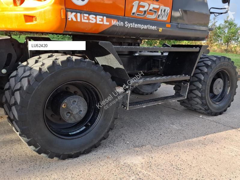 جرافة Hitachi ZX135W-7