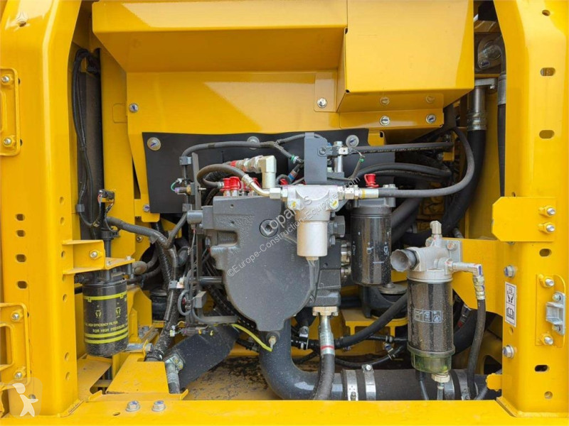 جرافة Komatsu LC11 E0