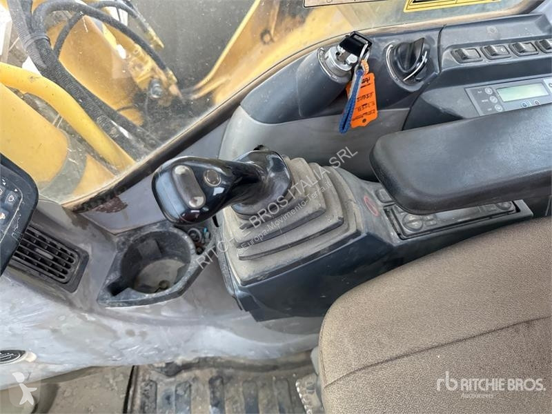 Skovel New Holland Kobelco E215B Tracked Excavator