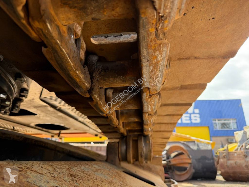 جرافة Hitachi LC5B