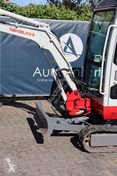 Skovel Takeuchi