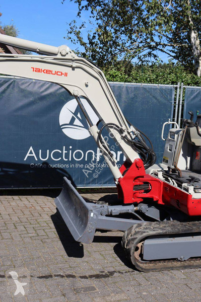 Skovel Takeuchi