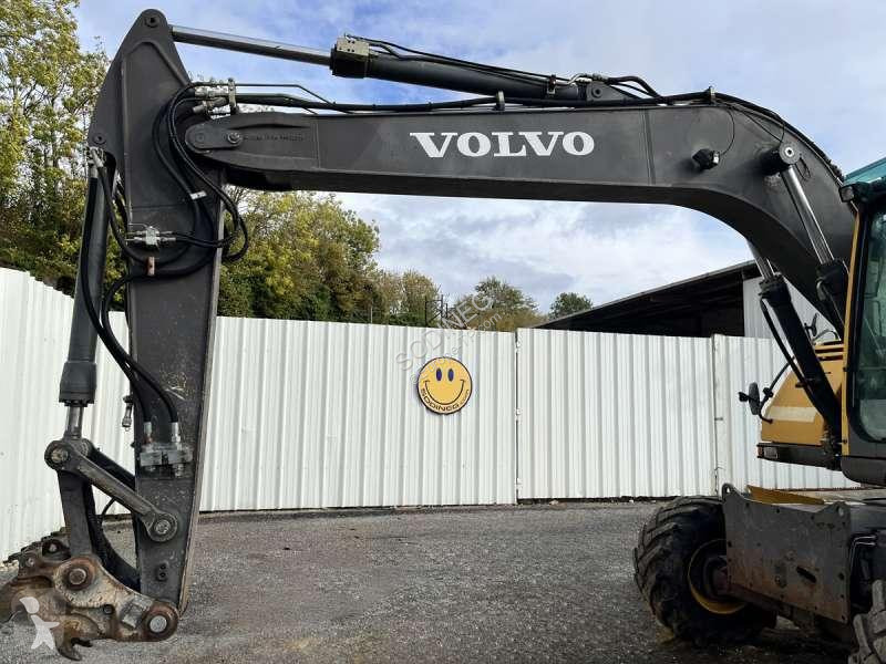 Багер Volvo