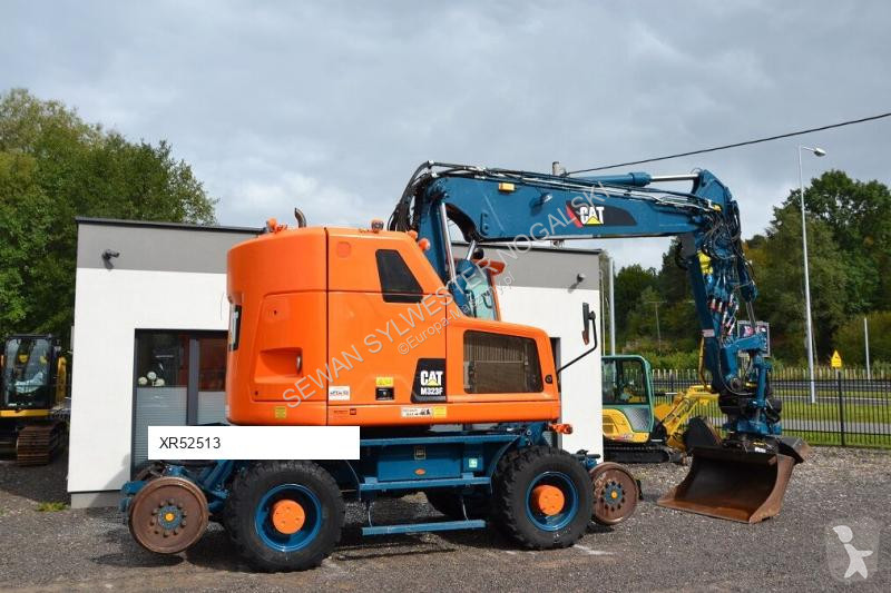 Excavadora Caterpillar M
