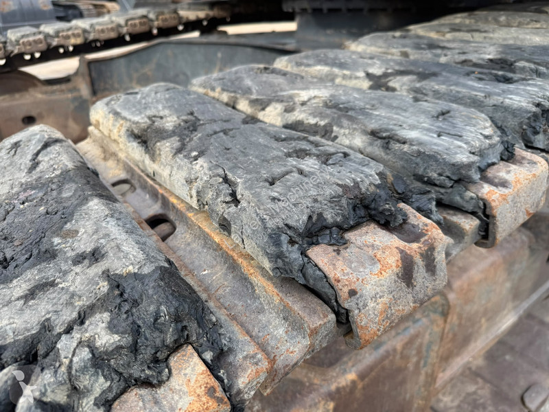 Escavadora Komatsu PC210 LC11