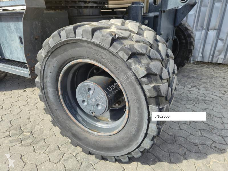 Rýpadlo Komatsu 11