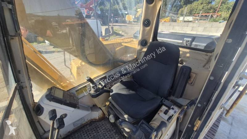 Excavator Caterpillar 320L
