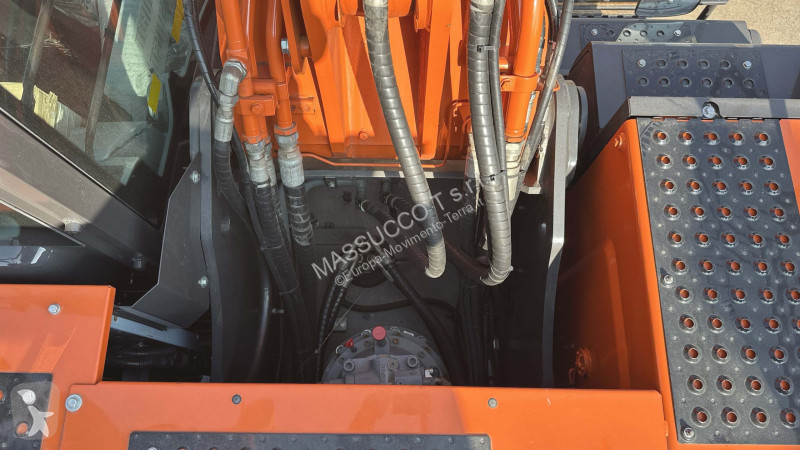 Pelle Hitachi 7
