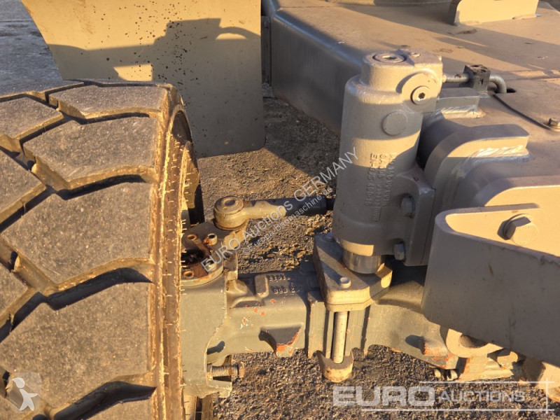 جرافة Wacker Neuson 2