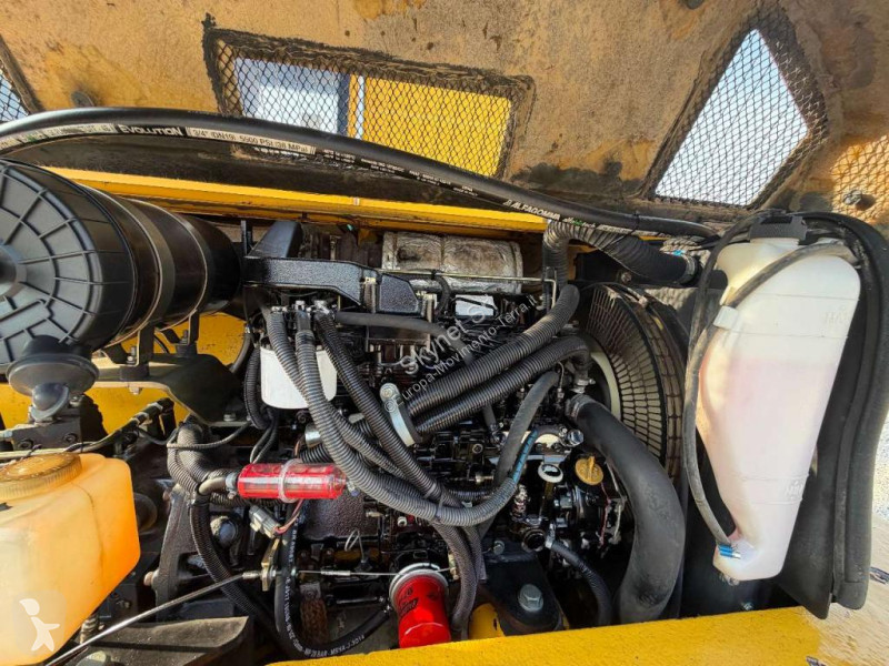 جرافة Komatsu R