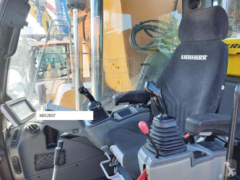 Багер Liebherr LC