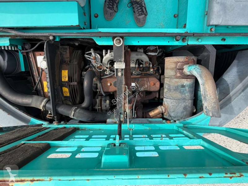 جرافة Kobelco SK135SF