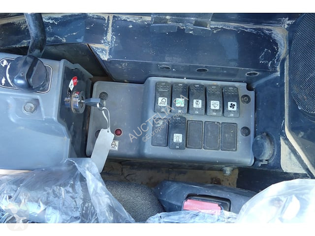 جرافة Yanmar VIO23-6
