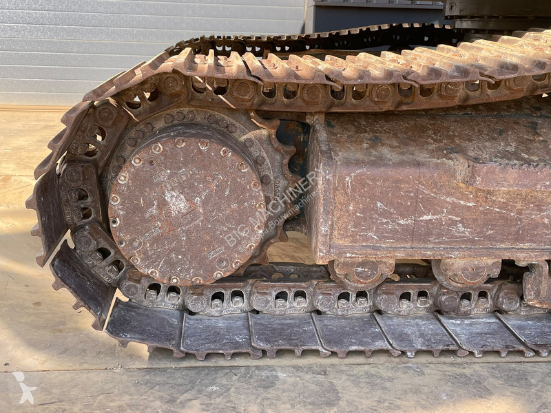 جرافة Hyundai HX220AL