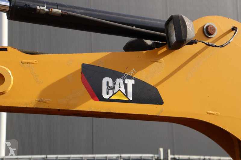 Багер Caterpillar