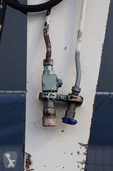 جرافة Schaeff TW85