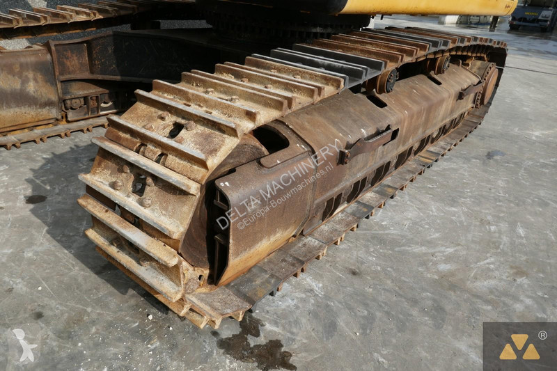Багер Caterpillar LME