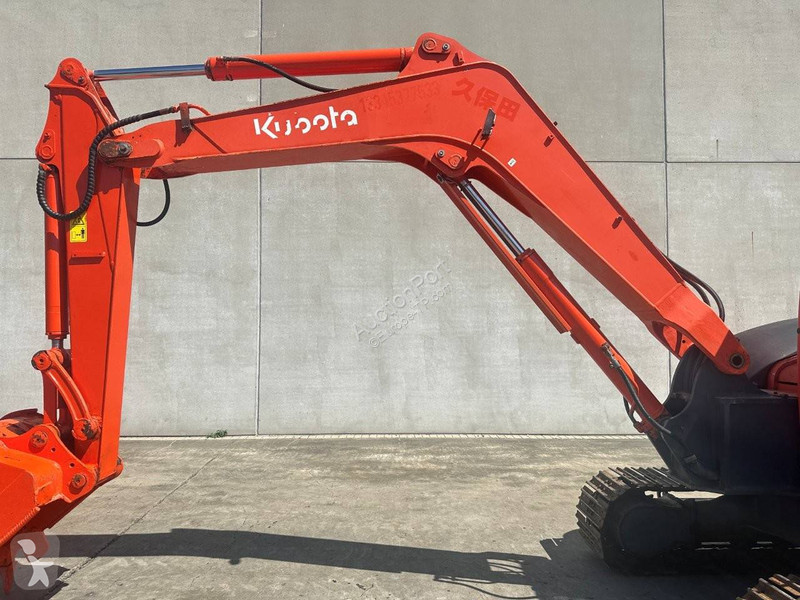 Багер Kubota KX185-3