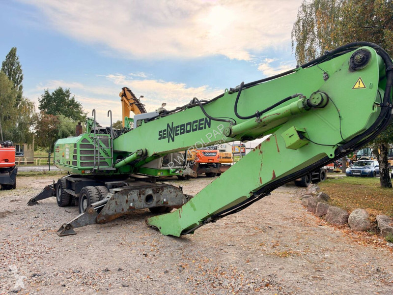جرافة Sennebogen 825