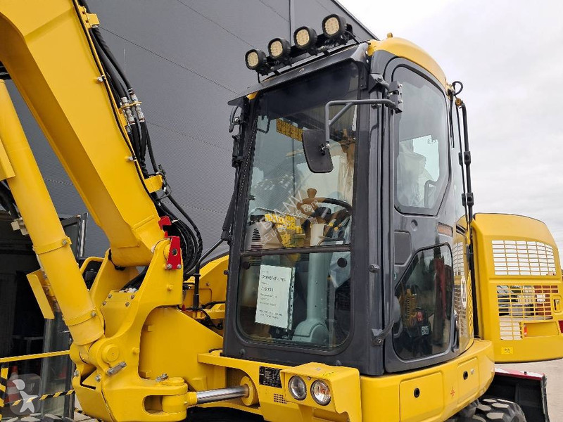 جرافة Komatsu