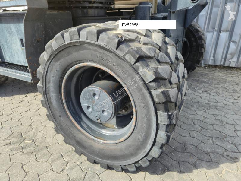 Escavadora Komatsu 11