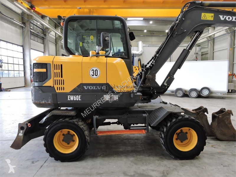 Escavadora Volvo EW60E