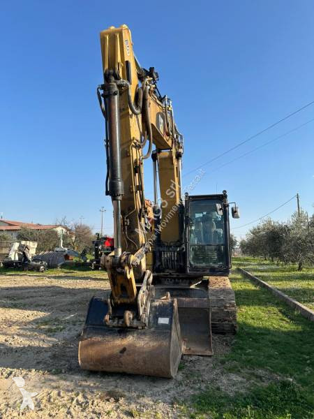 Escavadora Caterpillar