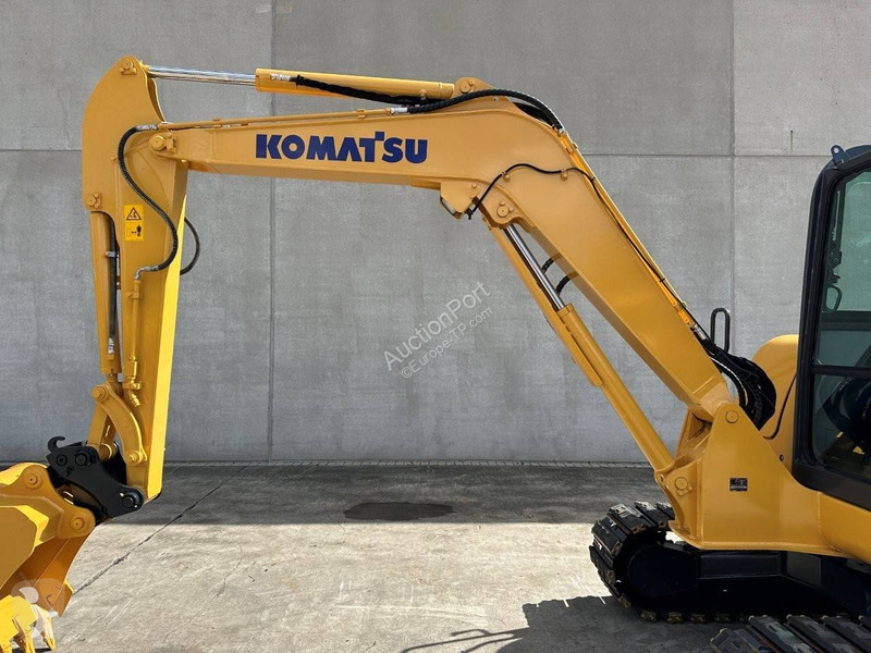 Escavadora Komatsu 7