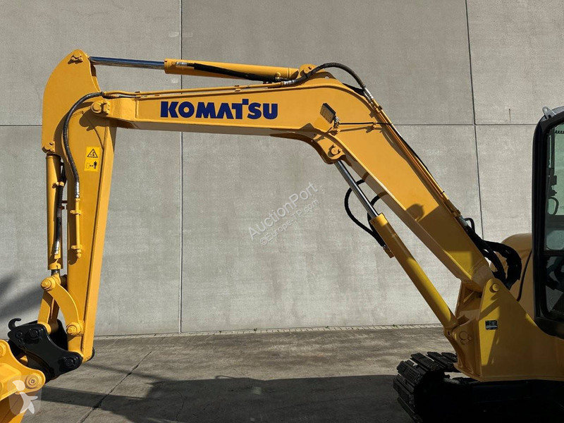 Escavadora Komatsu 7