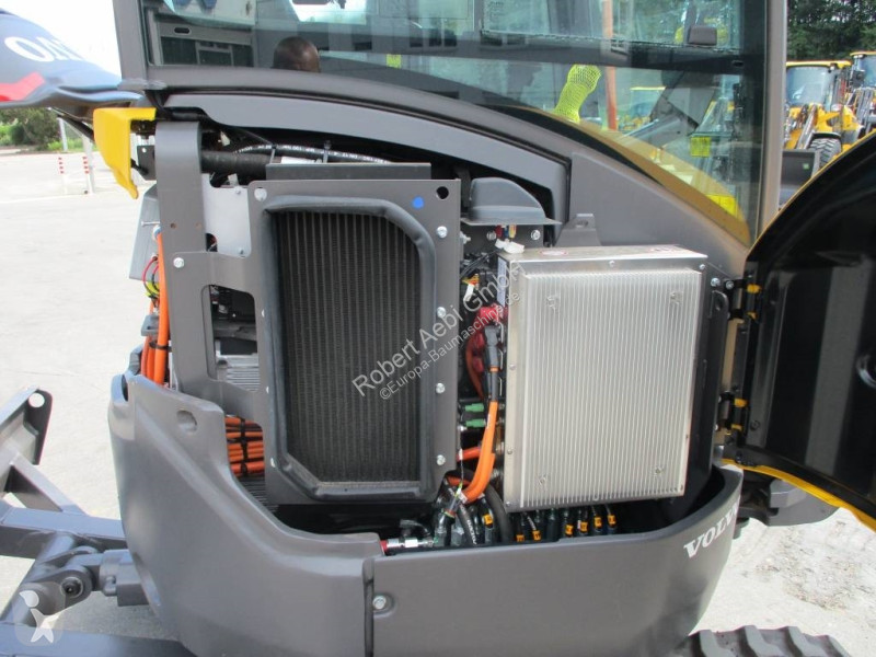 Lopatový nakládač Volvo ECR D Electric