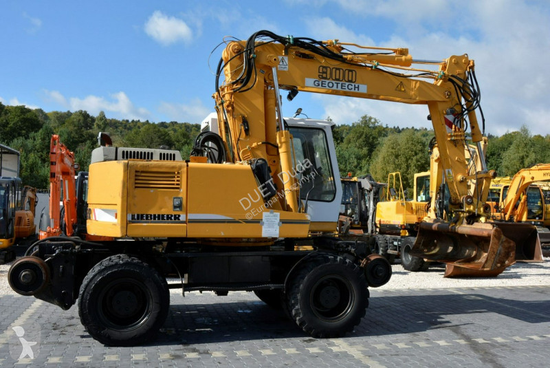 Excavator Liebherr Koparka + Kolej