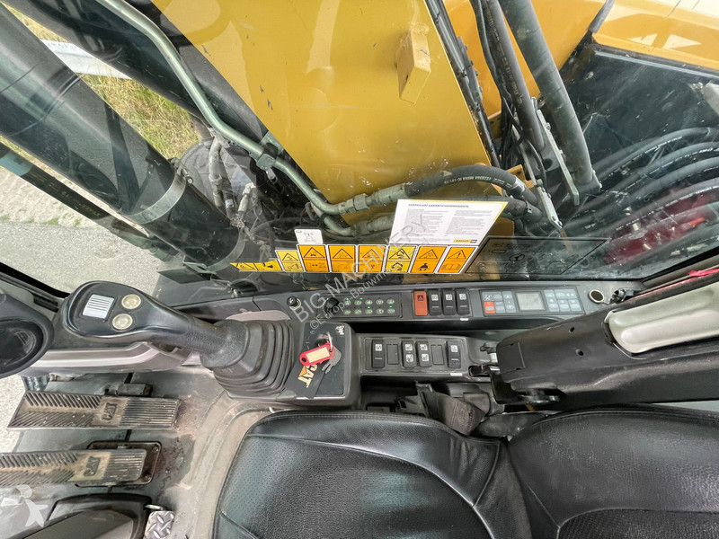 Excavator Caterpillar D - CE