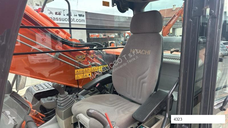 Escavatore Hitachi -5B