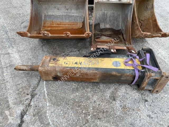 Excavator Mecalac