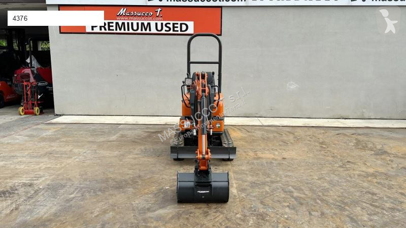 Escavatore Hitachi ZX10U-2