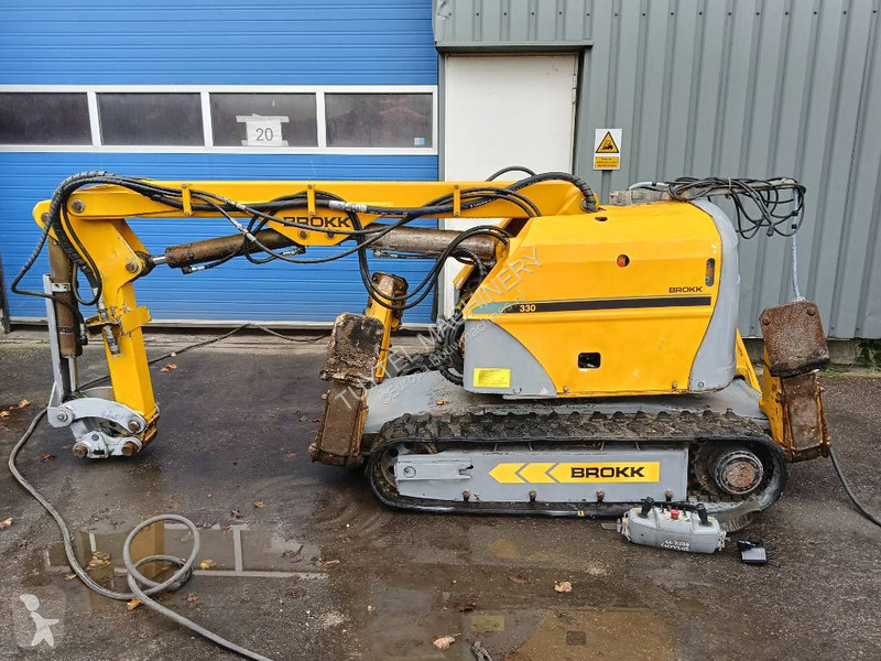 Skovl Brokk 330 remote demolition robot sloop...