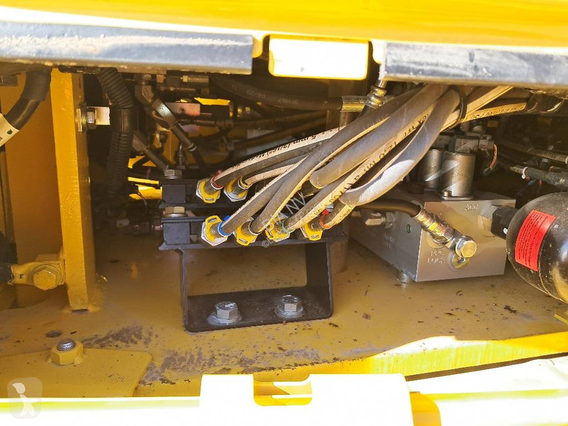 Escavatore Komatsu MR-11E0