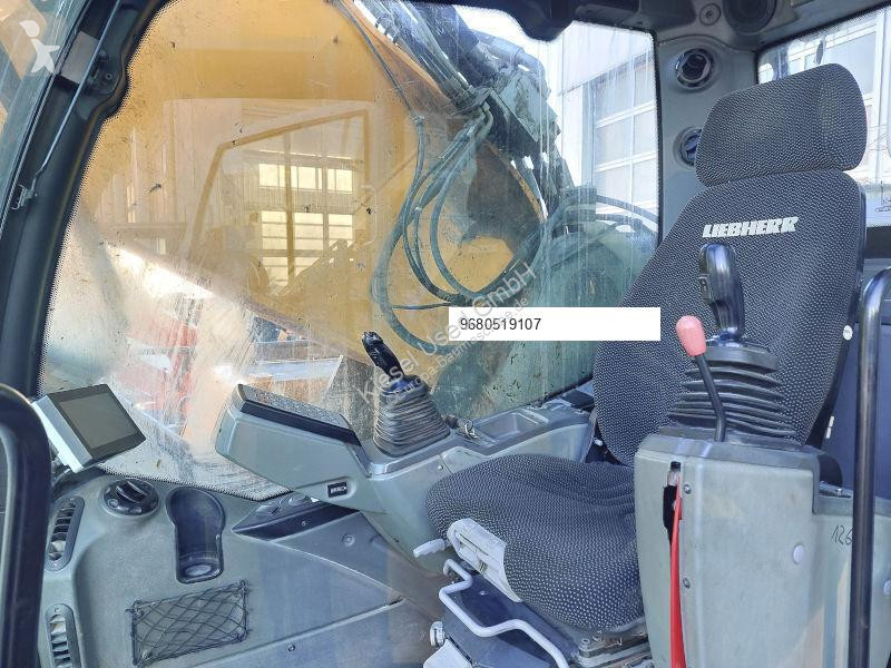 Excavator Liebherr R960